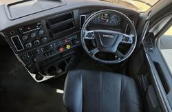 2022 Freightliner Cascadia WHITE