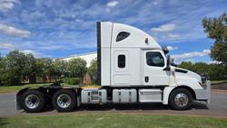 2022 Freightliner Cascadia WHITE