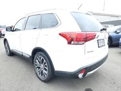2015 Mitsubishi Outlander LS