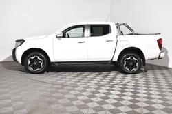 2023 Nissan Navara ST-X