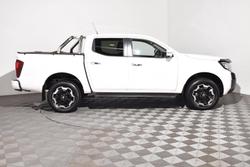 2023 Nissan Navara ST-X