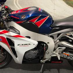 2010 Honda CBR1000RR (FIREBLADE) White
