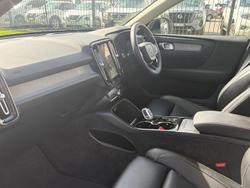 2022 Volvo XC40 Ultimate B5 Dark