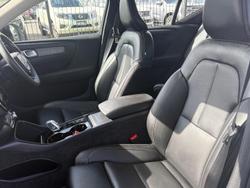 2022 Volvo XC40 Ultimate B5 Dark