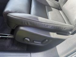 2022 Volvo XC40 Ultimate B5 Dark