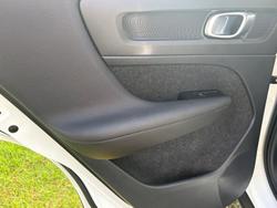 2022 Volvo XC40 Ultimate B5 Dark