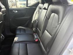 2022 Volvo XC40 Ultimate B5 Dark