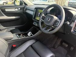 2022 Volvo XC40 Ultimate B5 Dark
