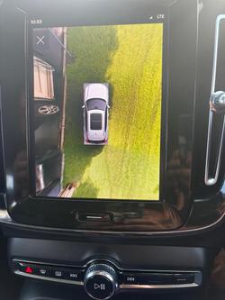 2022 Volvo XC40 Ultimate B5 Dark