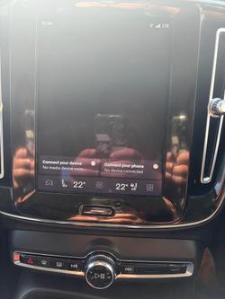 2022 Volvo XC40 Ultimate B5 Dark