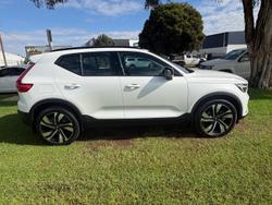 2022 Volvo XC40 Ultimate B5 Dark