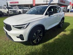 2022 Volvo XC40 Ultimate B5 Dark