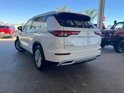 2023 Mitsubishi Outlander LS