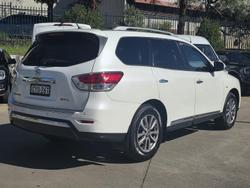 2015 Nissan Pathfinder ST-L