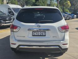 2015 Nissan Pathfinder ST-L