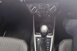 2019 Suzuki Swift GL Navigator AZ Pure White