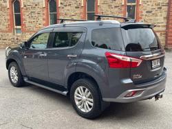 2017 Isuzu MU-X LS-T