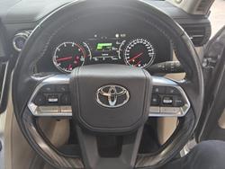 2022 Toyota Landcruiser Sahara FJA300R 4X4 Dual Range Silver Pearl