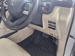 2022 Toyota Landcruiser Sahara FJA300R 4X4 Dual Range Silver Pearl