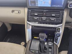 2022 Toyota Landcruiser Sahara FJA300R 4X4 Dual Range Silver Pearl