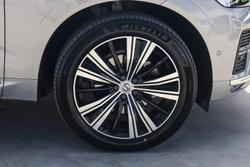 2022 Volvo XC60 B5 Inscription