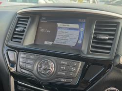 2017 Nissan Pathfinder ST-L