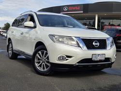 2017 Nissan Pathfinder ST-L