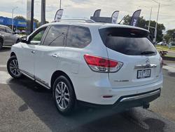 2017 Nissan Pathfinder ST-L