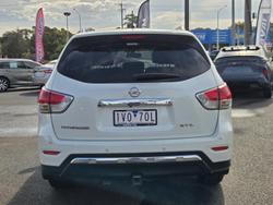 2016 Nissan Pathfinder ST-L