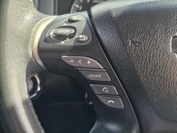 2017 Nissan Pathfinder ST-L