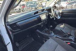2017 Toyota Hilux Workmate TGN121R Glacier White