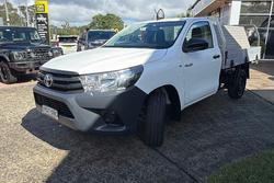 2017 Toyota Hilux Workmate TGN121R Glacier White