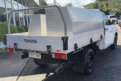 2017 Toyota Hilux Workmate TGN121R Glacier White