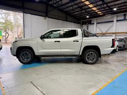 2026 Nissan Navara ST-X