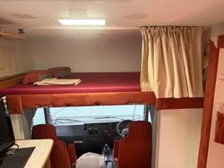 2009 Winnebago Longreach