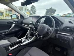 2024 Mitsubishi Eclipse Cross PHEV ES