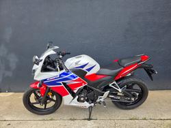 2014 Honda CBR300R WHITE