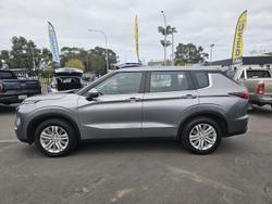 2023 Mitsubishi Outlander ES