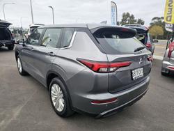 2023 Mitsubishi Outlander ES