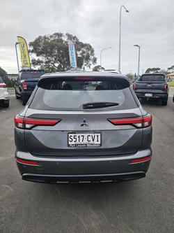 2023 Mitsubishi Outlander ES