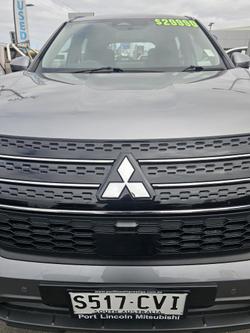 2023 Mitsubishi Outlander ES