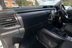 2020 Toyota Hilux SR