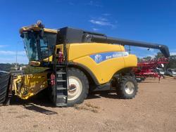 2009 New Holland Cr9070