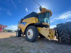2009 New Holland Cr9070