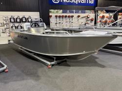 2026 Stacer 469 Outlaw Side Console