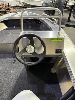 2026 Stacer 469 Outlaw Side Console