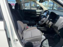 2021 Mitsubishi Outlander ES