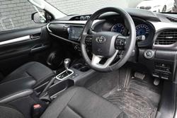 2020 Toyota Hilux SR5