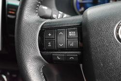 2020 Toyota Hilux SR5