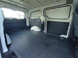 2022 LDV G10 +